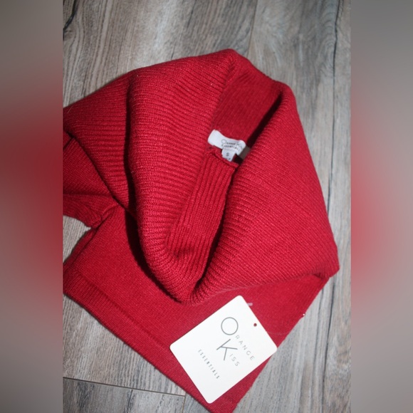 Red Shorts - Picture 3 of 8